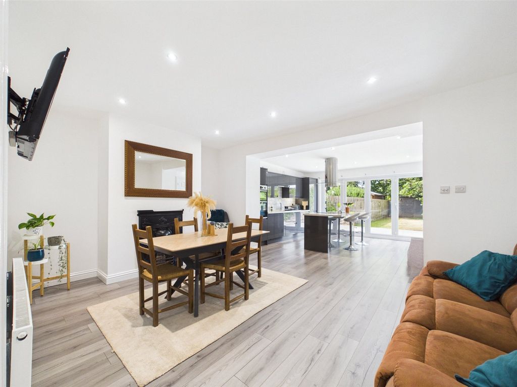 Property photo 2 of 13 Open Plan