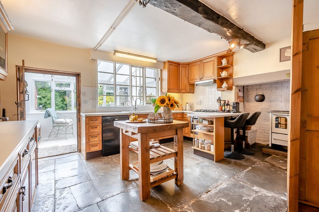 Property photo 2 of 44
