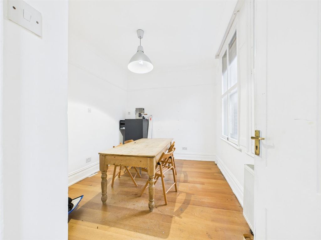 Property photo 3 of 12 Cam04237G0-Pr0249-Still003.Jpg