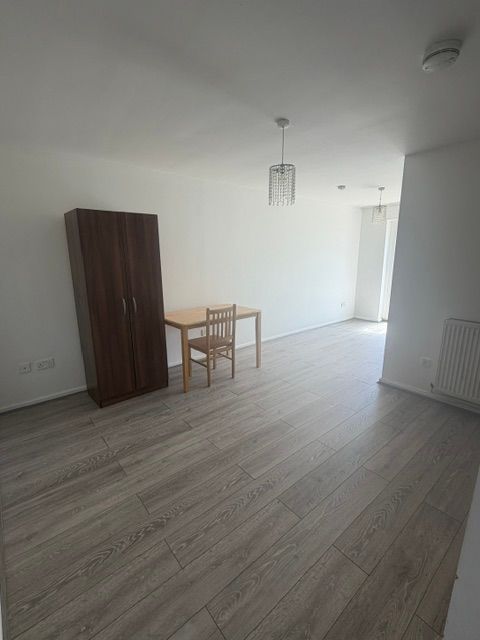 Property photo 3 of 9 Gallery