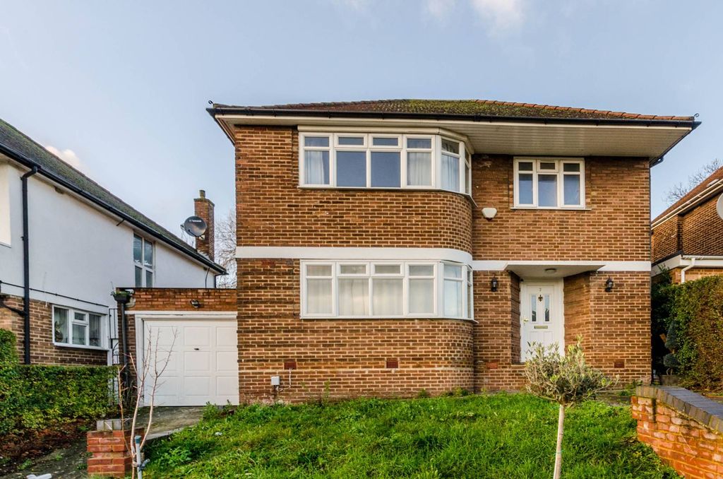 Property photo 1 of 11