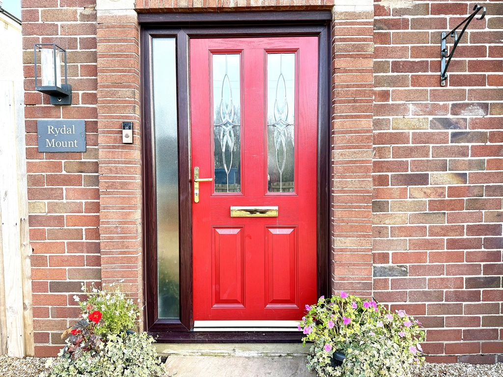 Property photo 2 of 30