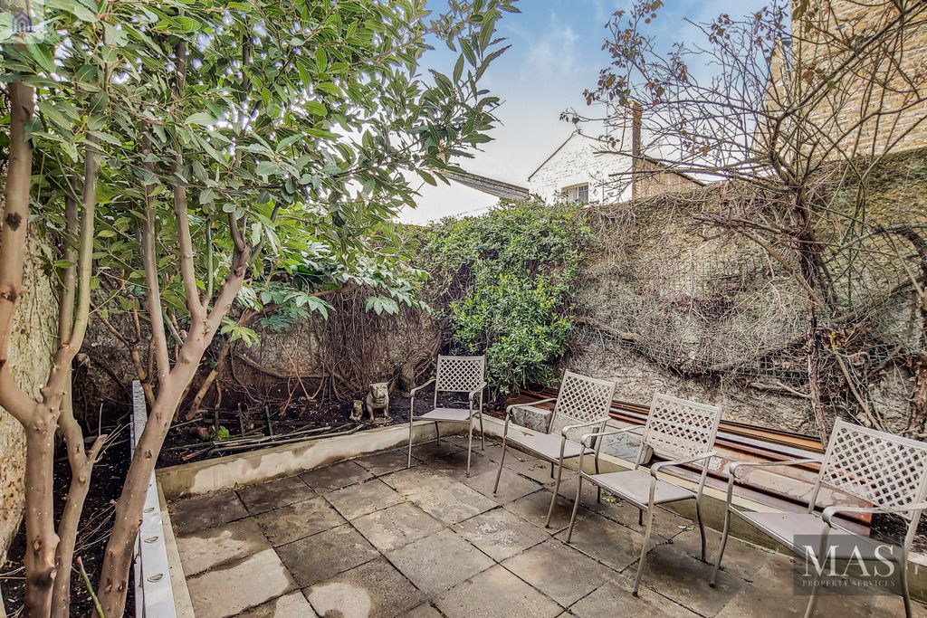 Property photo 3 of 4