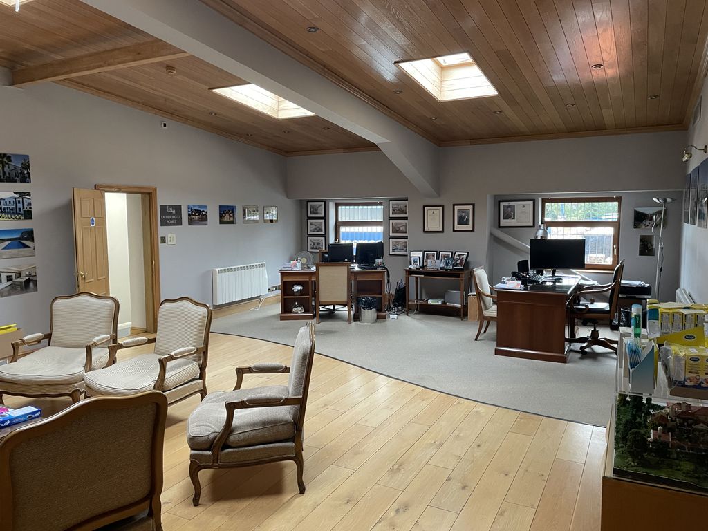 Property photo 2 of 4