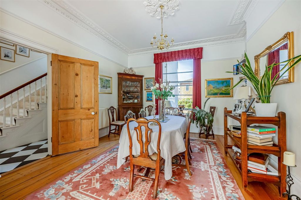 Property photo 3 of 14 Derwent013.Jpg