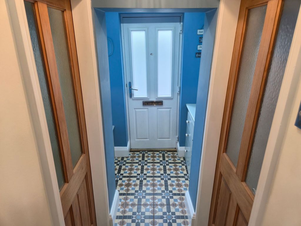 Property photo 3 of 28