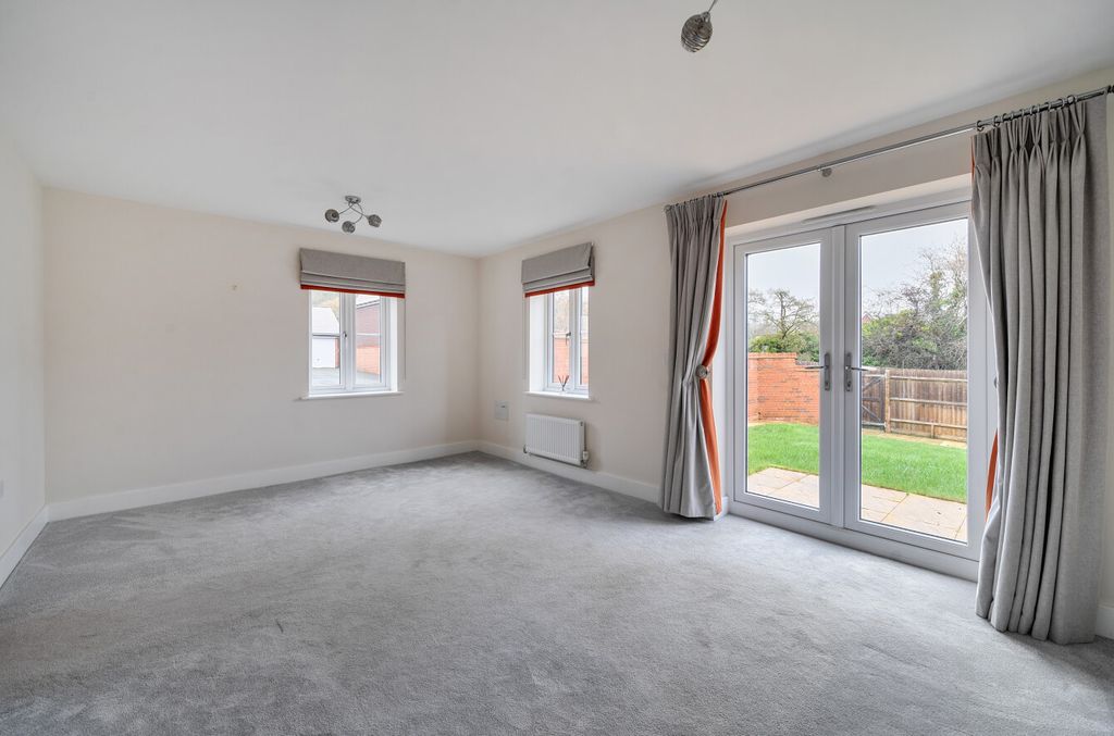 Property photo 2 of 25 1418074-11-69974A...