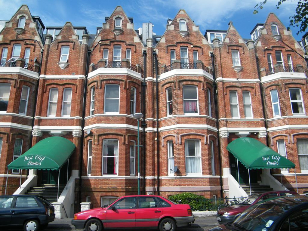 Property photo 1 of 8 Front