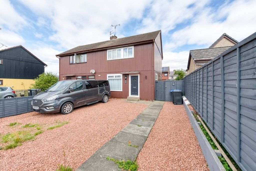 Property photo 2 of 25
