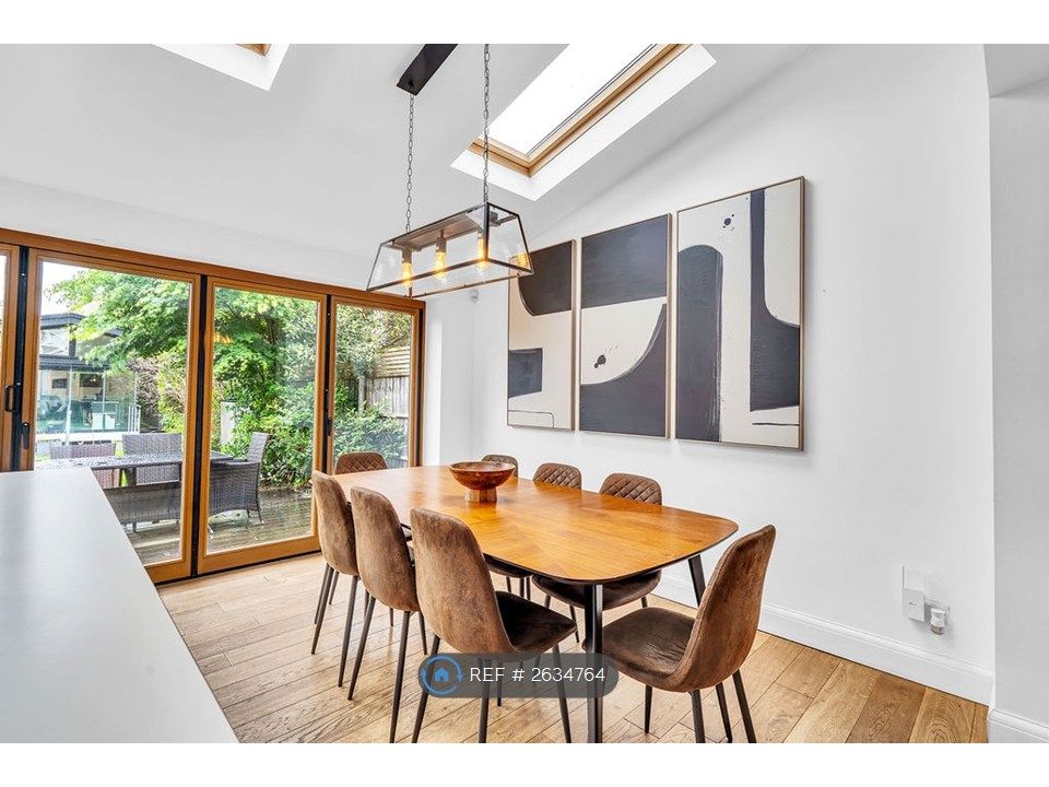 Property photo 3 of 31