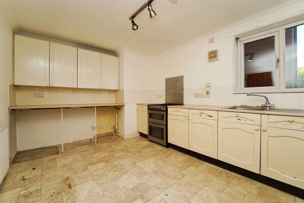 Property photo 2 of 12 Pbox-Img.Jpg