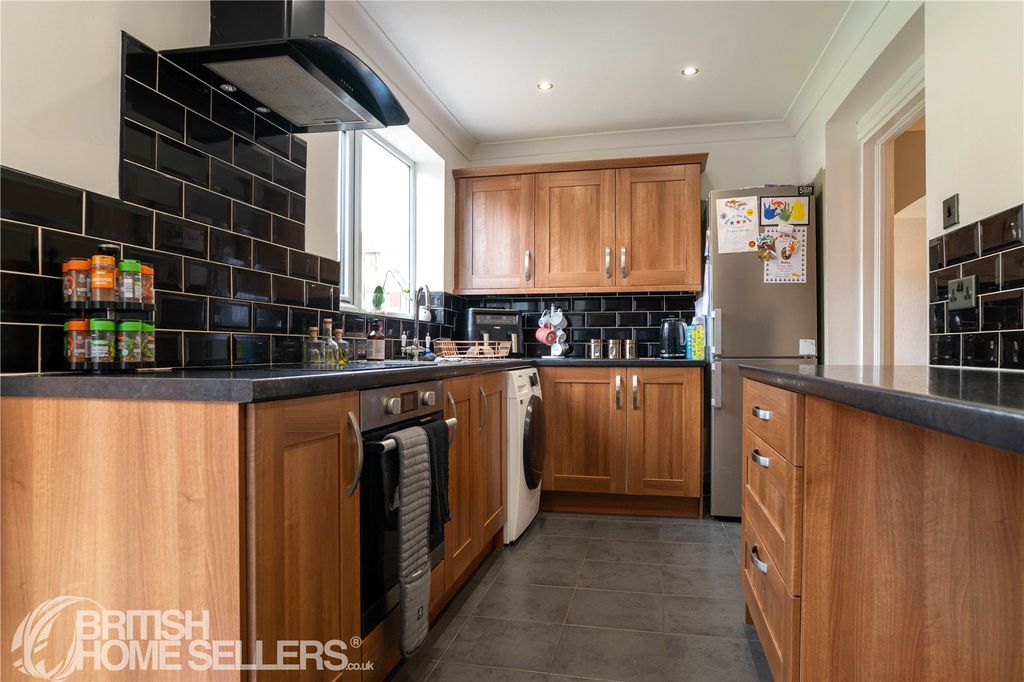 Property photo 3 of 18 Picture No. 16