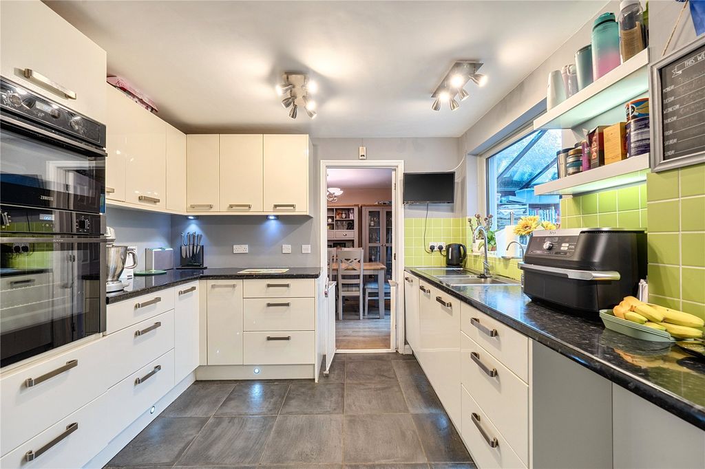 Property photo 3 of 22 Kitchen