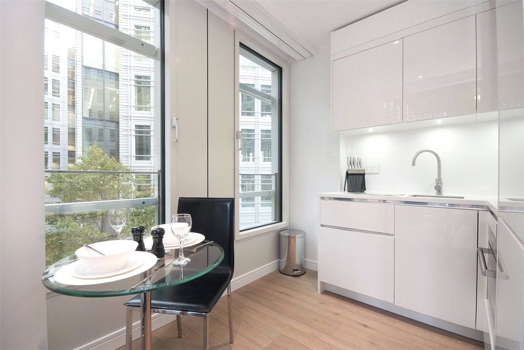 Property photo 3 of 8 Kitchen