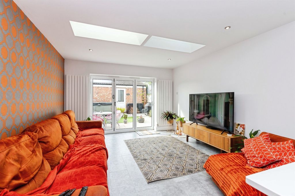 Property photo 3 of 17