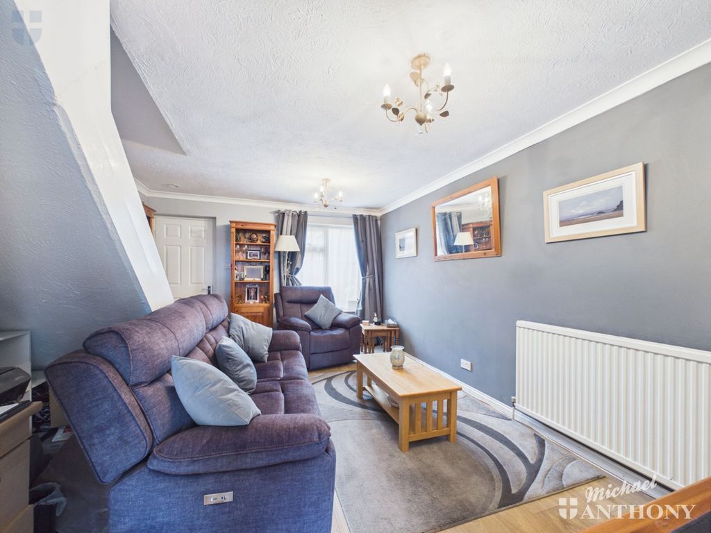 Property photo 2 of 13 Cam03218G0-Pr1048-Still012
