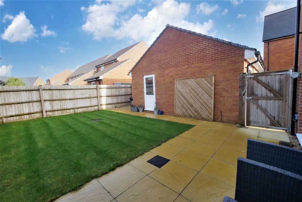 Property photo 3 of 11