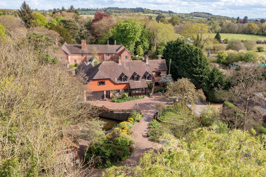 Property photo 2 of 52