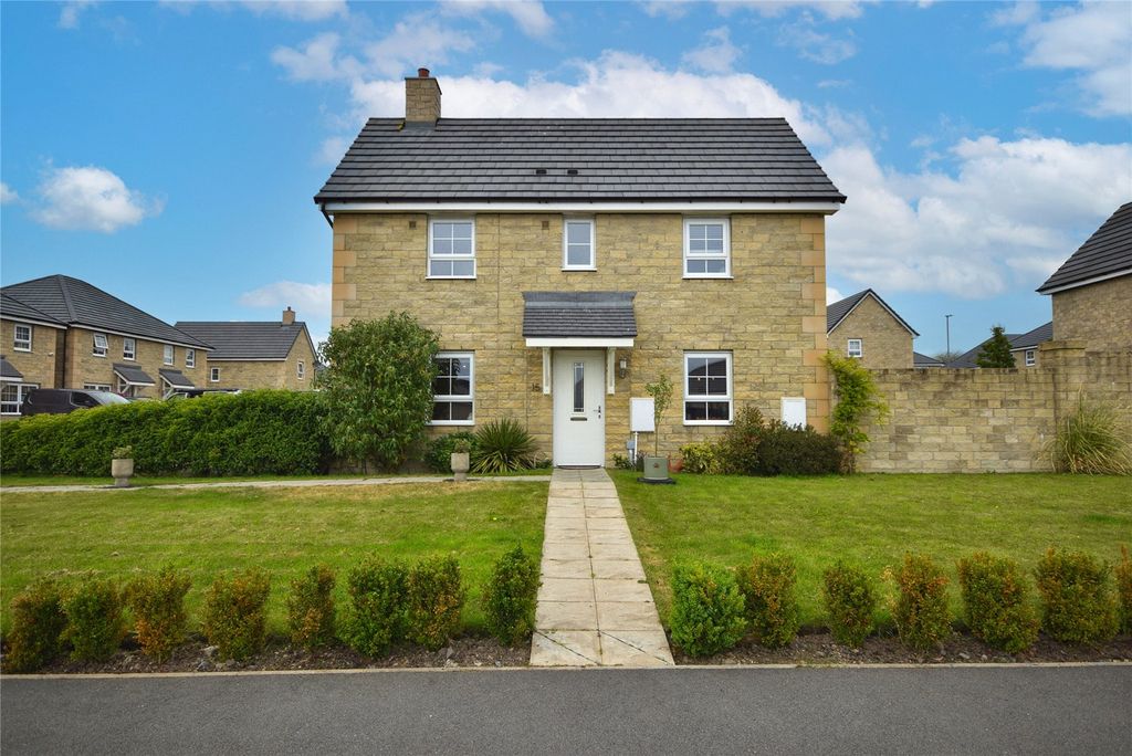 Property photo 1 of 18 External