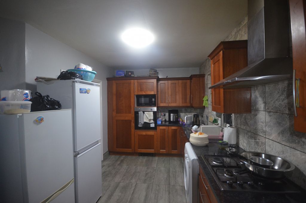 Property photo 1 of 7 Three Bedroom Semi-Detached House To Rent.