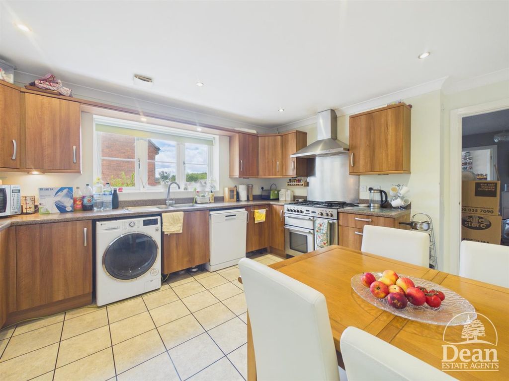 Property photo 3 of 15 Kitchen / Diner