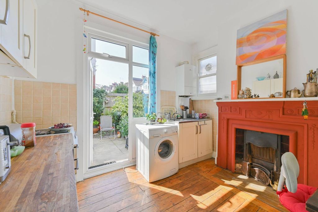 Property photo 1 of 8