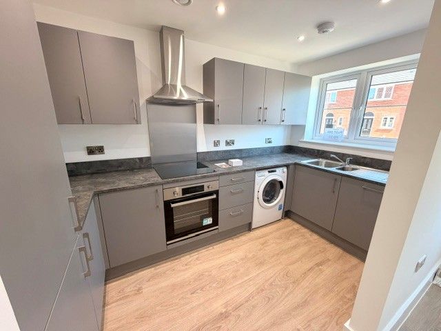 Property photo 2 of 8 Kitchen