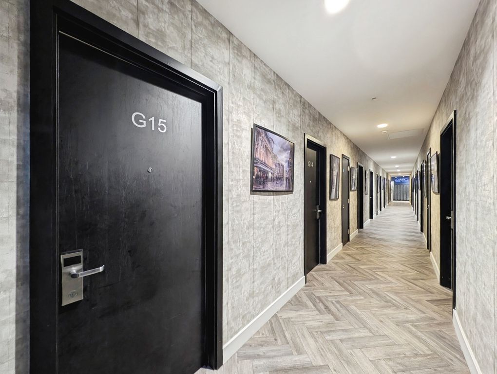 Property photo 2 of 8 Pbox-Img.Jpg