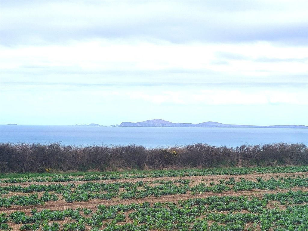 Property photo 2 of 27 Picture No. 02