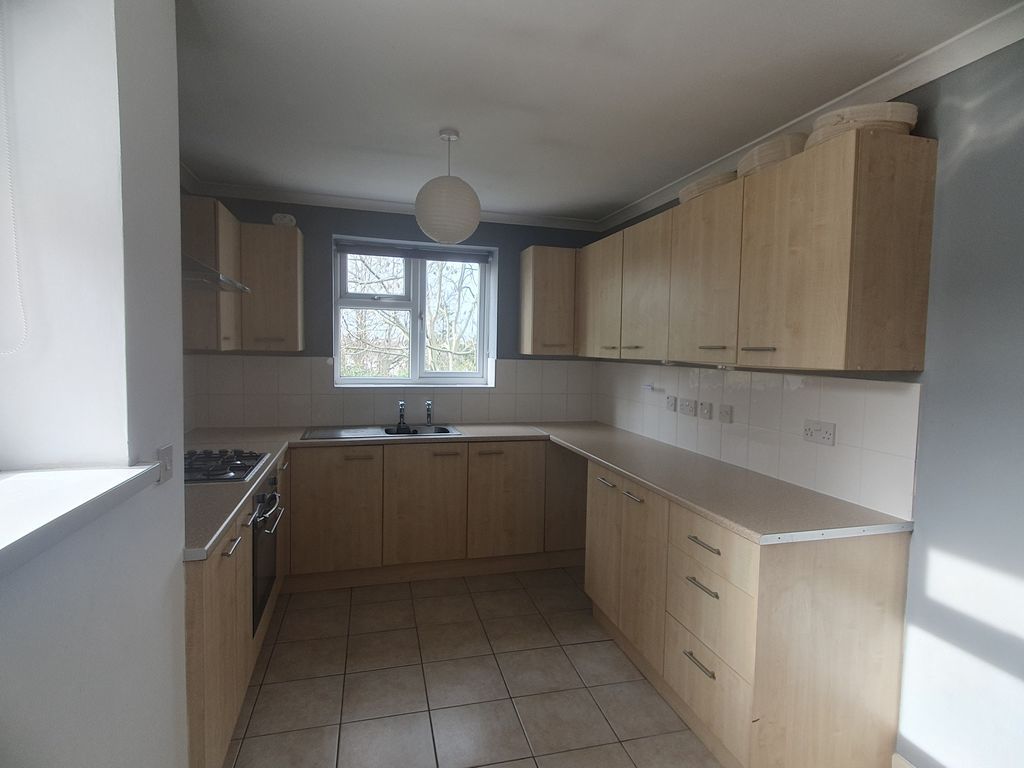 Property photo 3 of 7 Photo 8