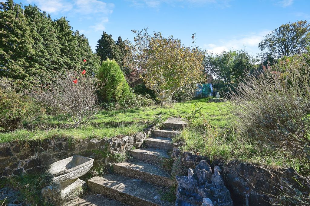 Property photo 2 of 17 Photo