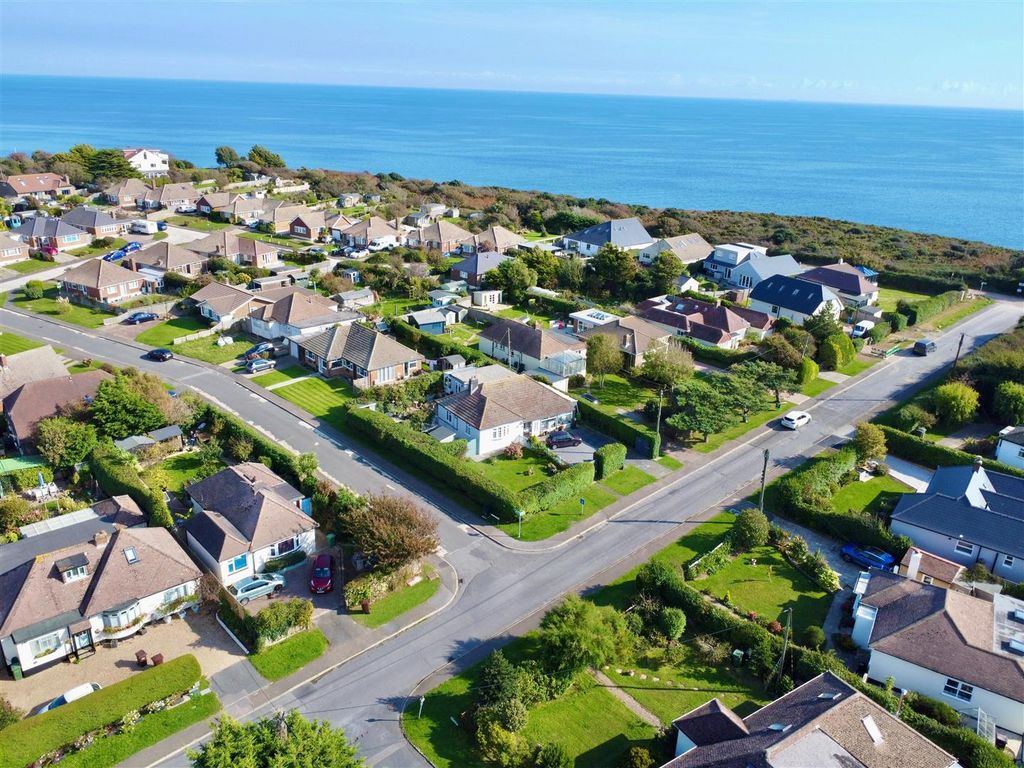 Property photo 1 of 31