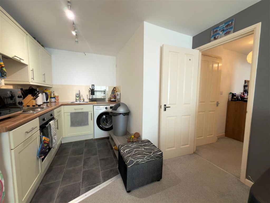 Property photo 3 of 10 Kitchen2.Jpg
