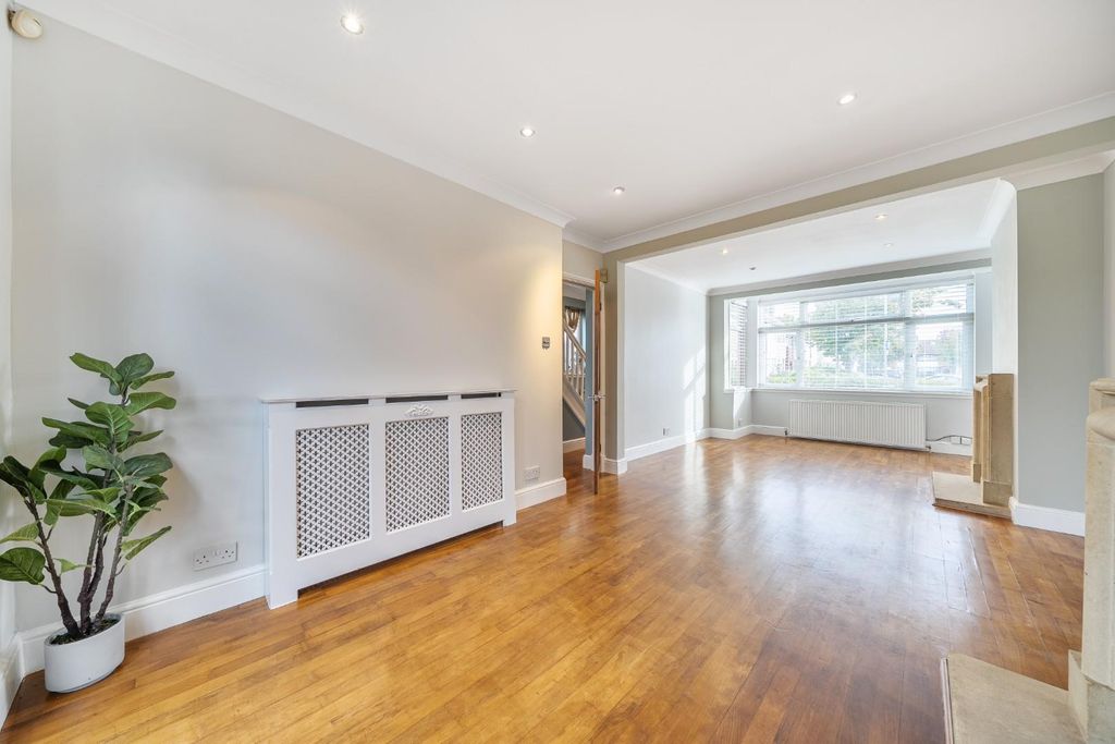 Property photo 3 of 23 1534699-6-6Ac8B277074F8.Jpg