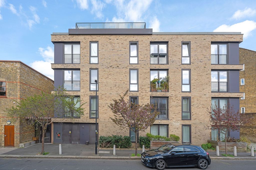 Property photo 2 of 19 External Building