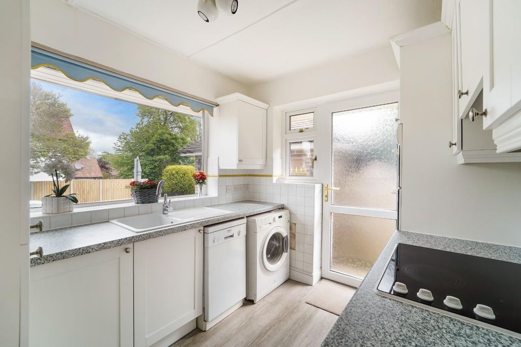 Property photo 3 of 14 Merland Rise