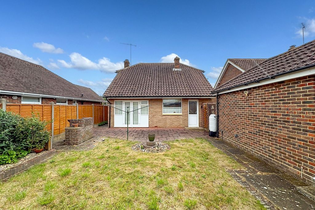Property photo 3 of 11 Picture No. 12