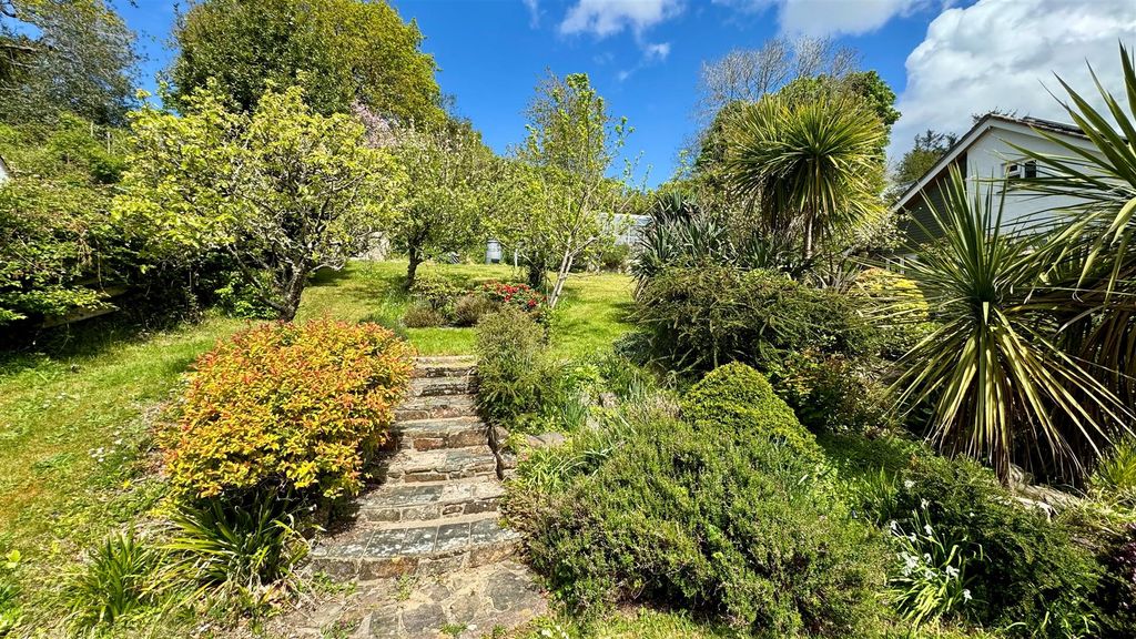 Property photo 3 of 24 33.Jpg