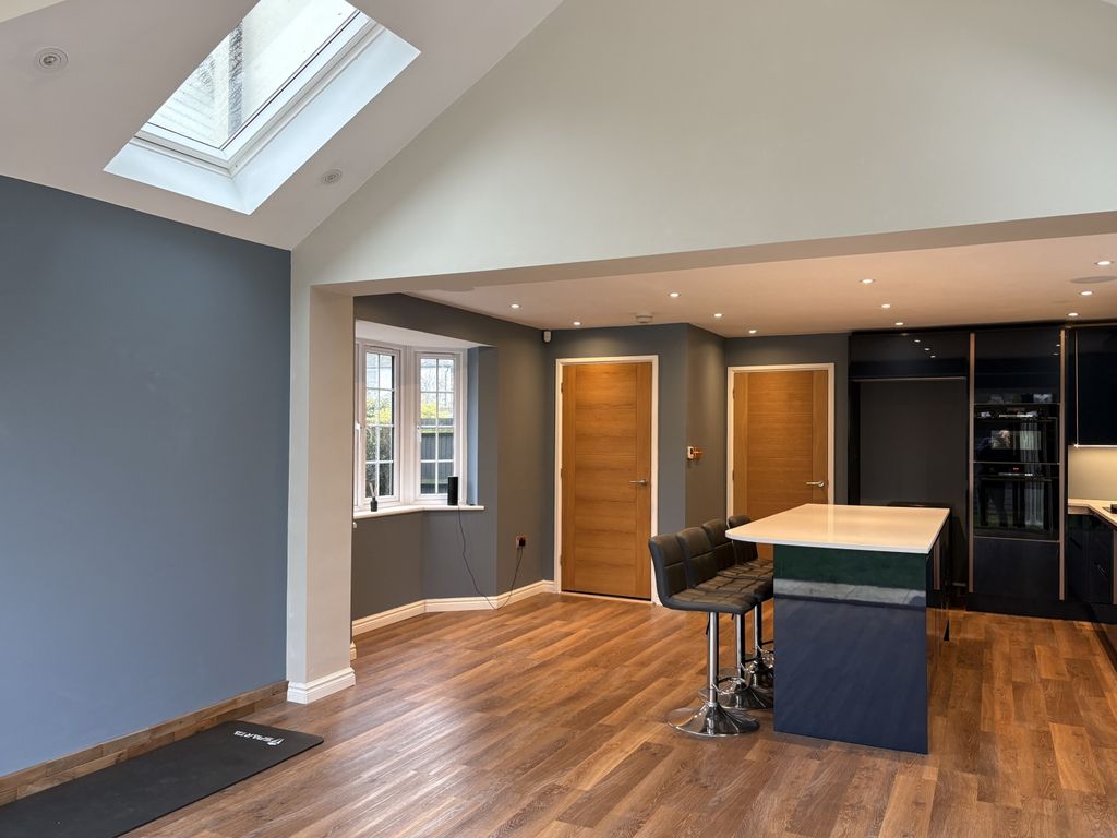 Property photo 3 of 19 Img_0143