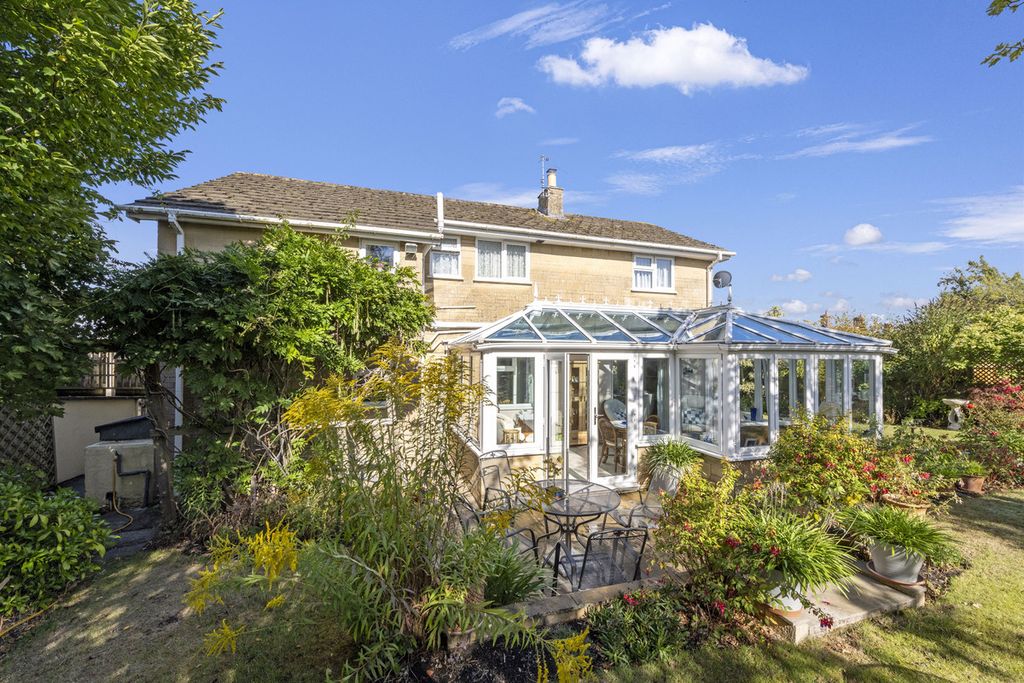 Property photo 3 of 28