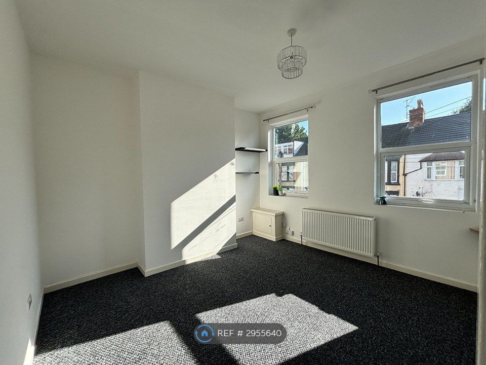 Property photo 1 of 13 Living Space