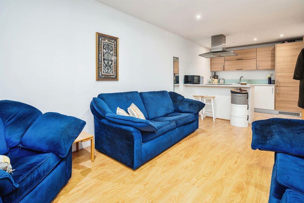 Property photo 2 of 13