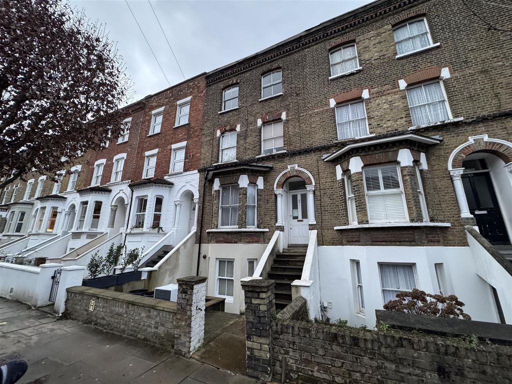 Property photo 1 of 14 St Thomas Road N4