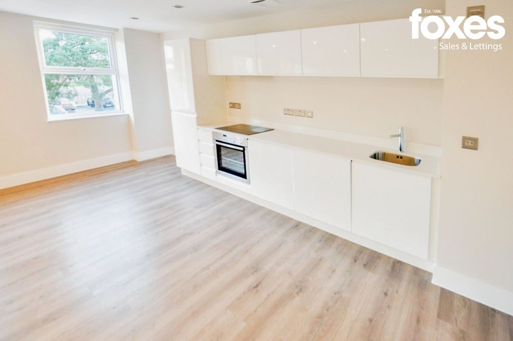 Property photo 3 of 8 3901992