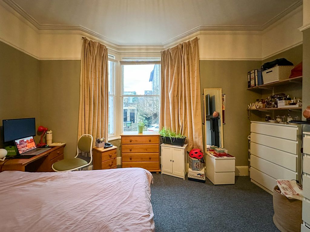 Property photo 3 of 13 Room
