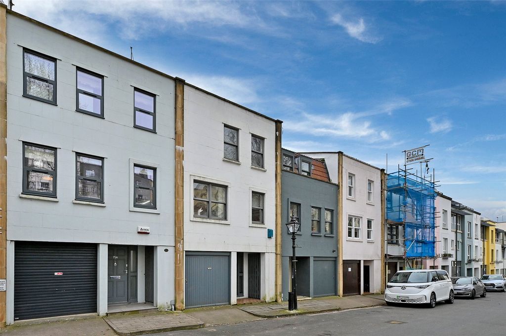 Property photo 1 of 15 External