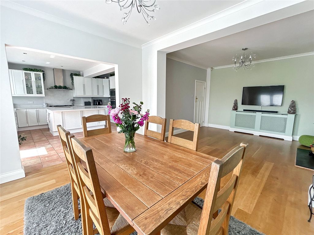 Property photo 2 of 38 Picture No. 21