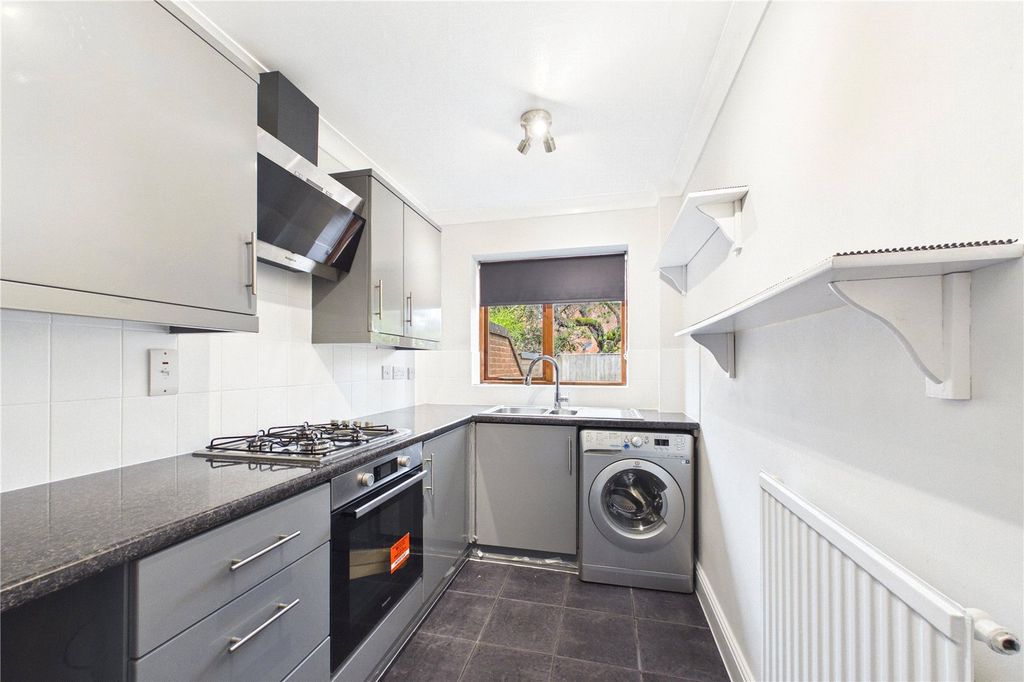 Property photo 2 of 11 Picture No. 15