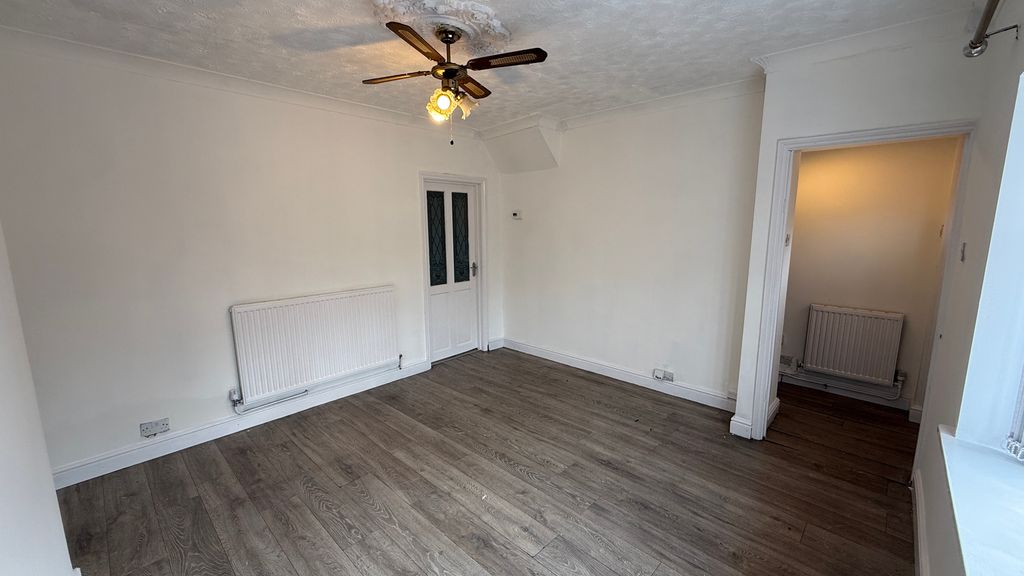 Property photo 2 of 29