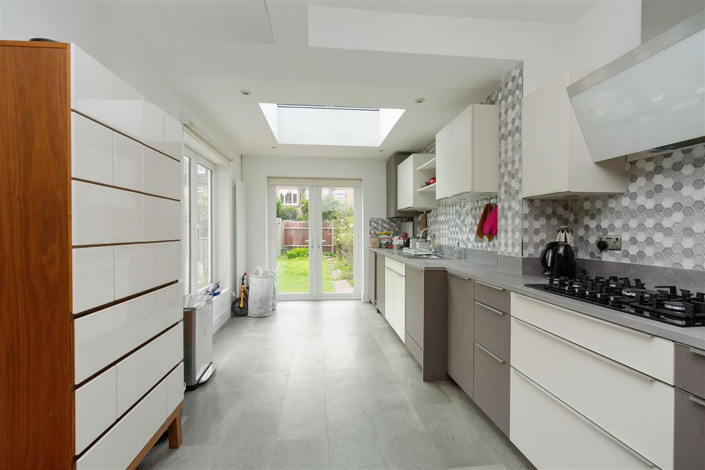 Property photo 2 of 18